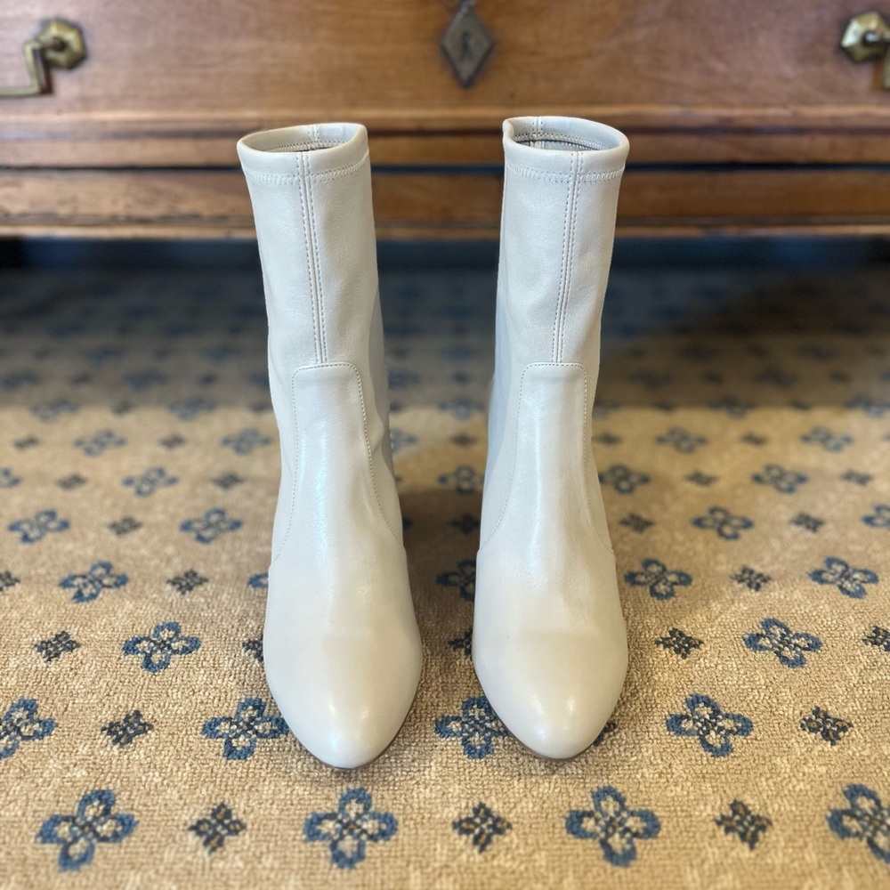NWOTs Stuart Weitzman Ivory Booties